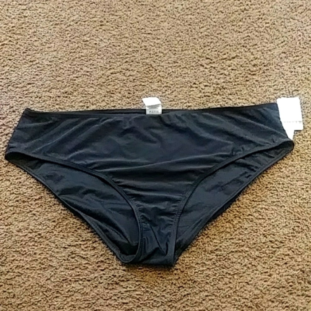 Island Waves black swimsuit bottoms 24W